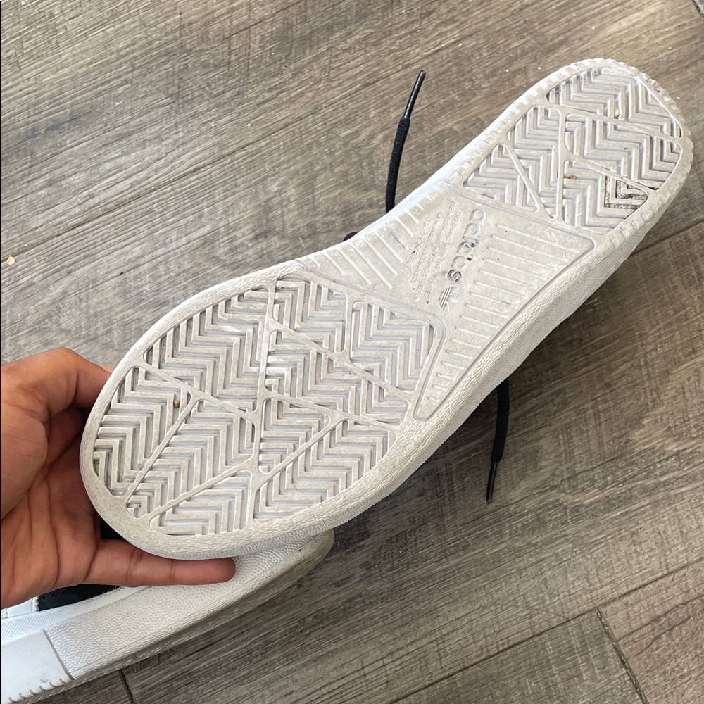 Adidas - Picture 5 of 8